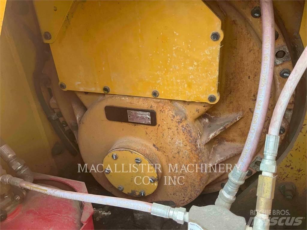 CAT D6T Dozers - Tratores rastos