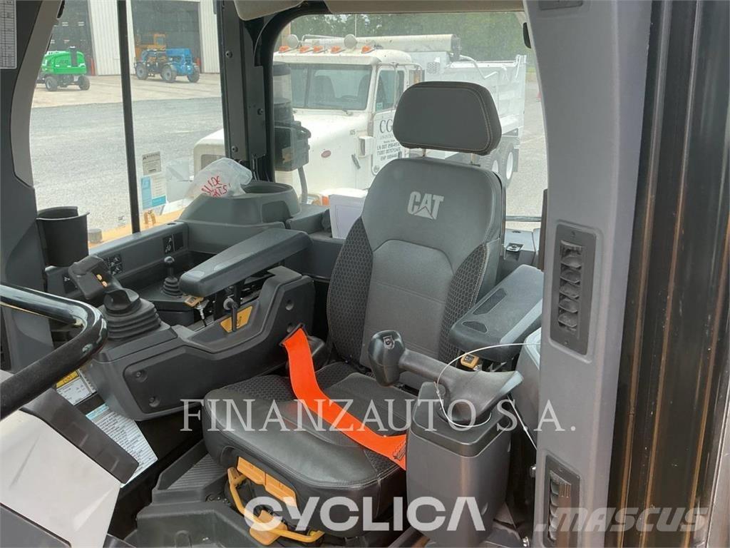 CAT D6T Dozers - Tratores rastos