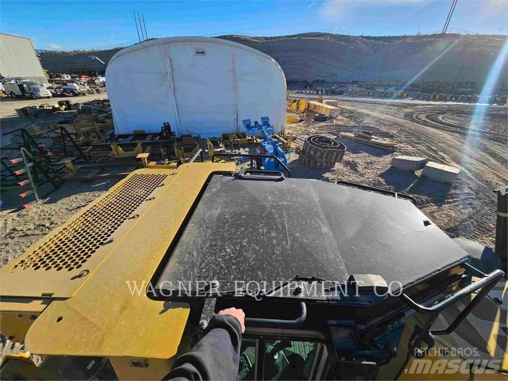 CAT D6T LGPVPT Dozers - Tratores rastos
