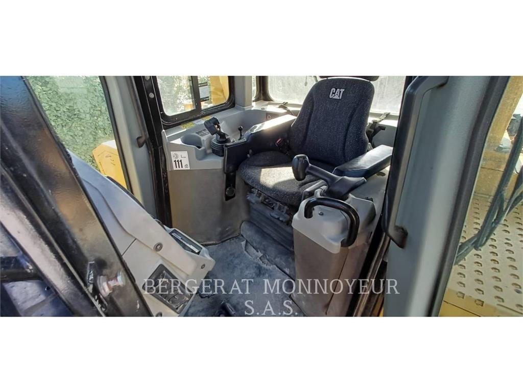 CAT D6T3B XW Dozers - Tratores rastos