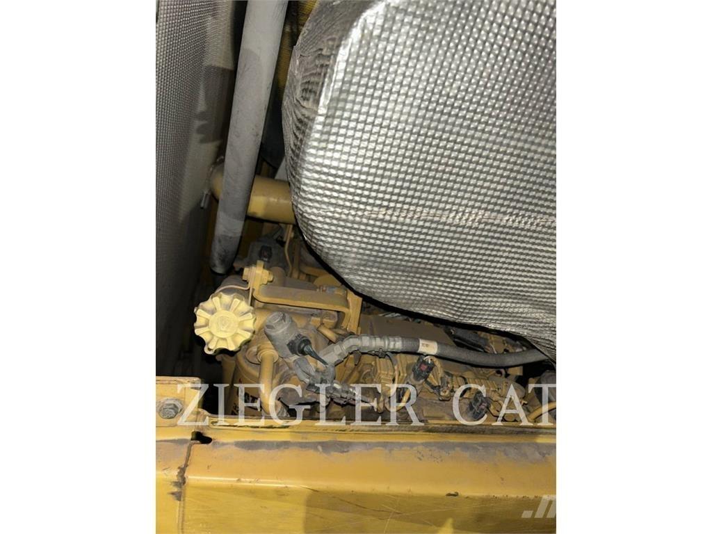 CAT D6T4FLGPA Dozers - Tratores rastos