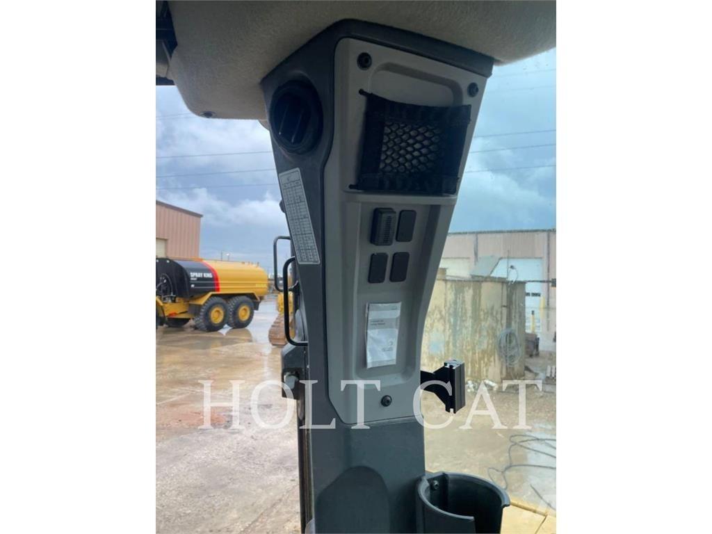 CAT D6XELGPVP3 Minicarregadeiras
