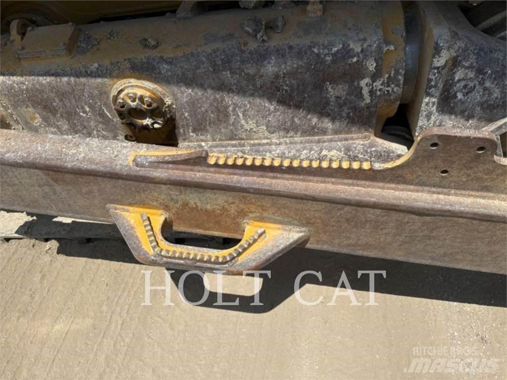 CAT D7 Dozers - Tratores rastos