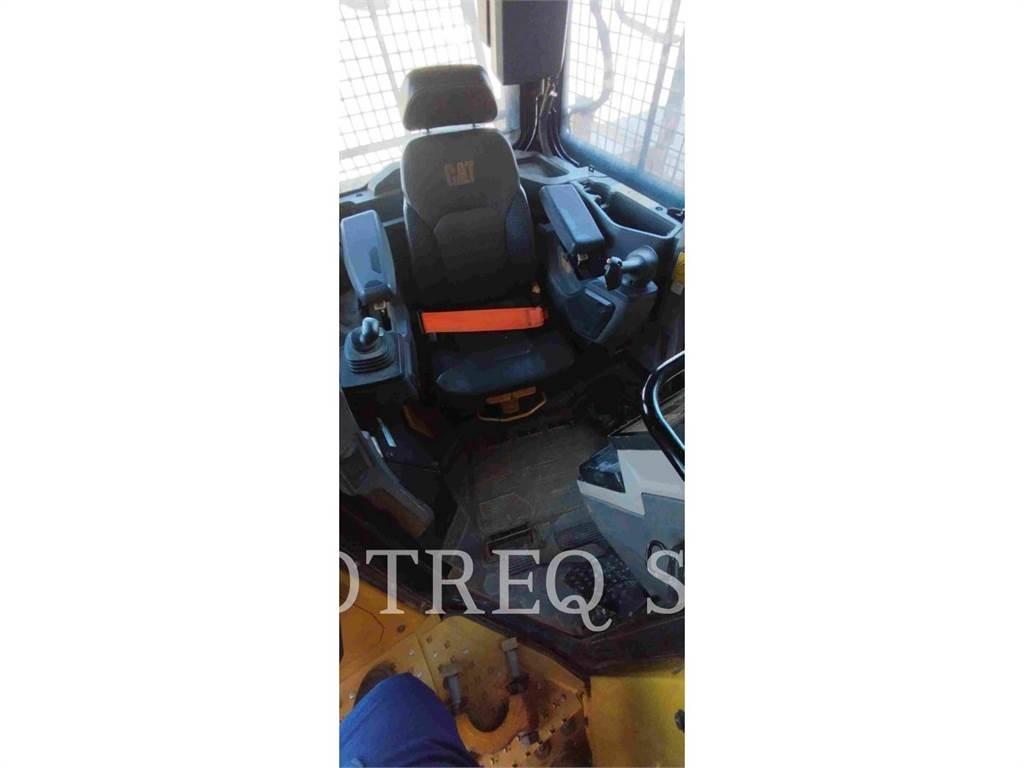 CAT D7 Dozers - Tratores rastos