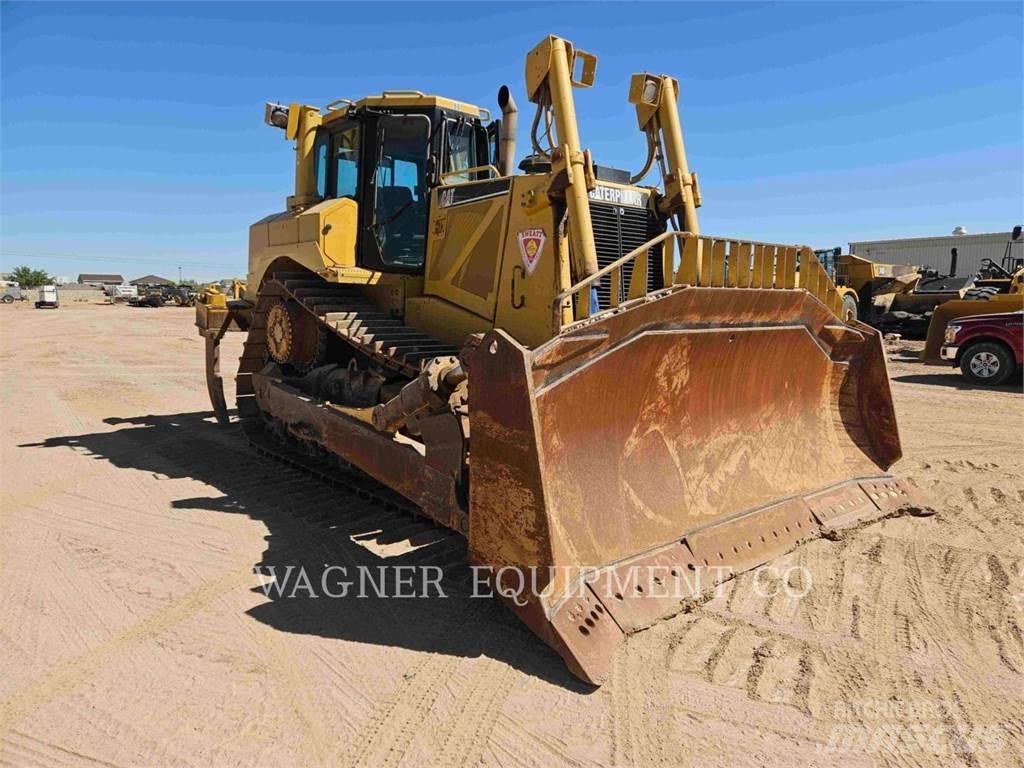 CAT D8T Dozers - Tratores rastos