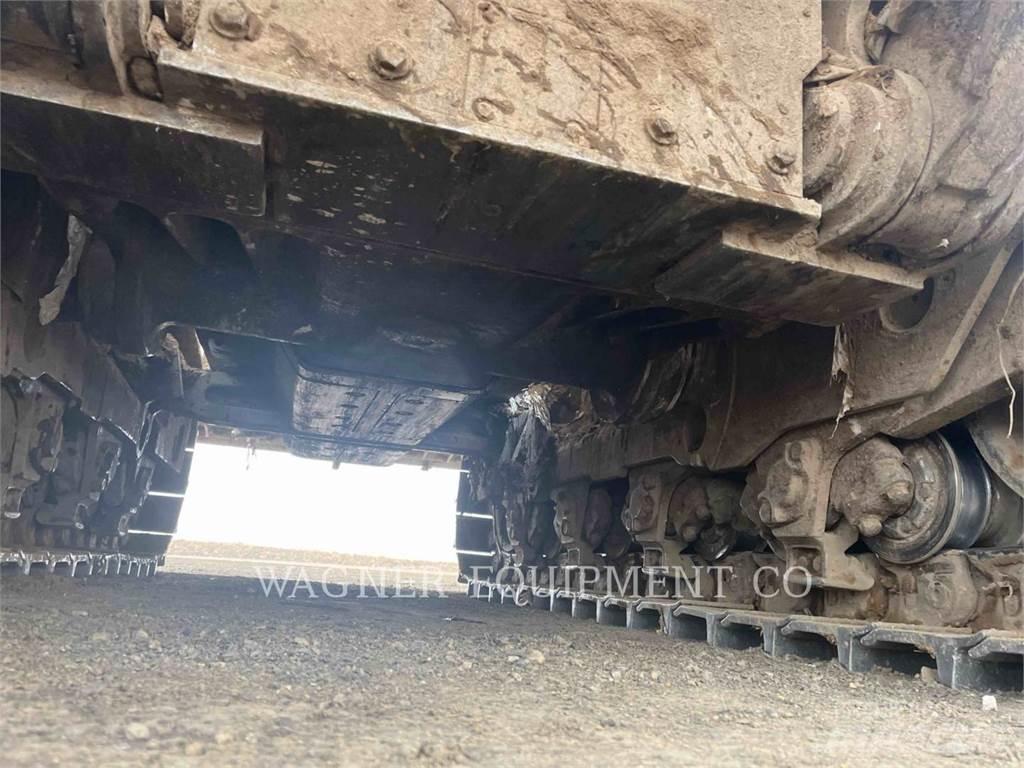 CAT D8T Dozers - Tratores rastos