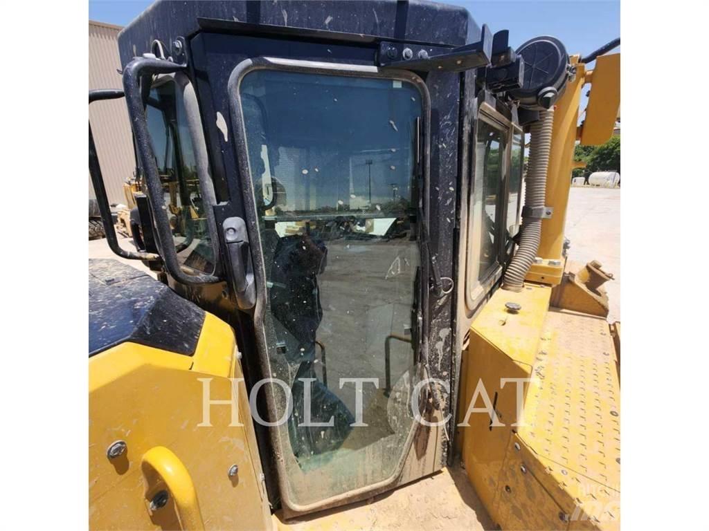 CAT D8T Dozers - Tratores rastos