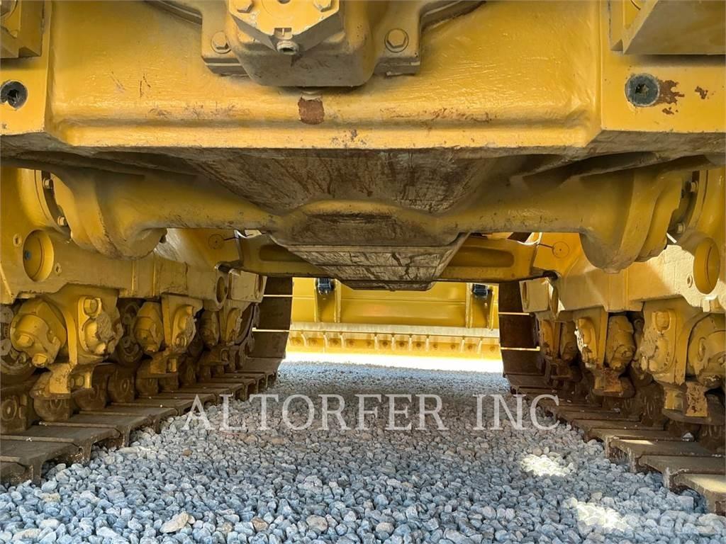 CAT D8T Dozers - Tratores rastos