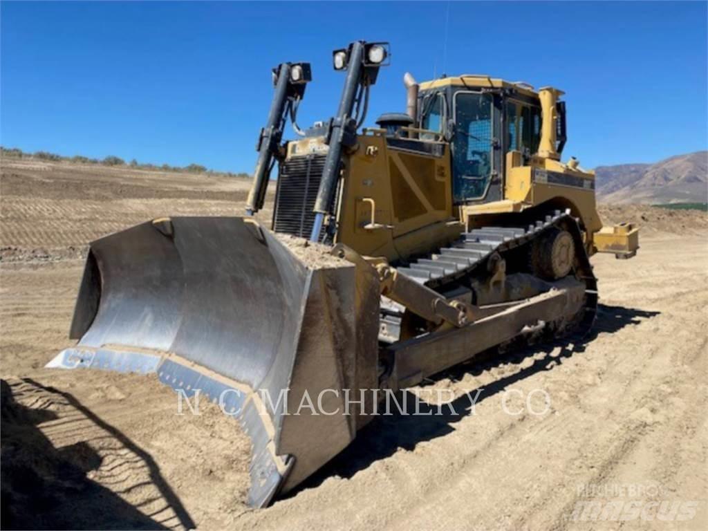 CAT D8T Dozers - Tratores rastos