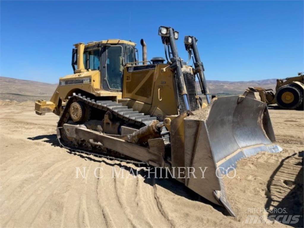 CAT D8T Dozers - Tratores rastos