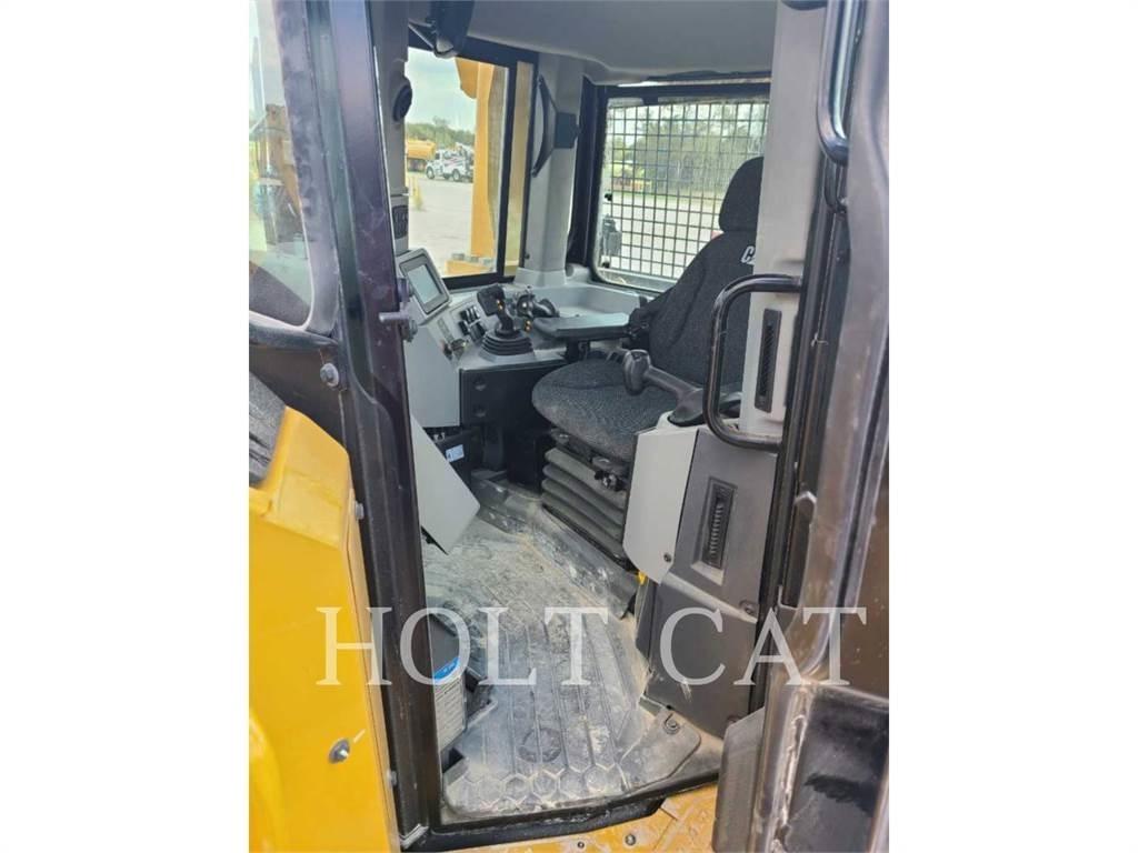 CAT D8T Dozers - Tratores rastos