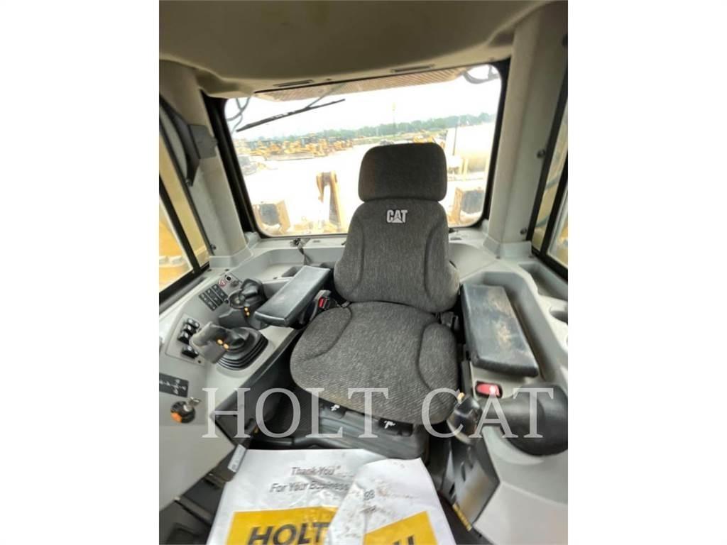 CAT D8T Dozers - Tratores rastos