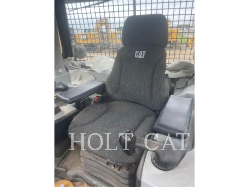 CAT D8T Dozers - Tratores rastos
