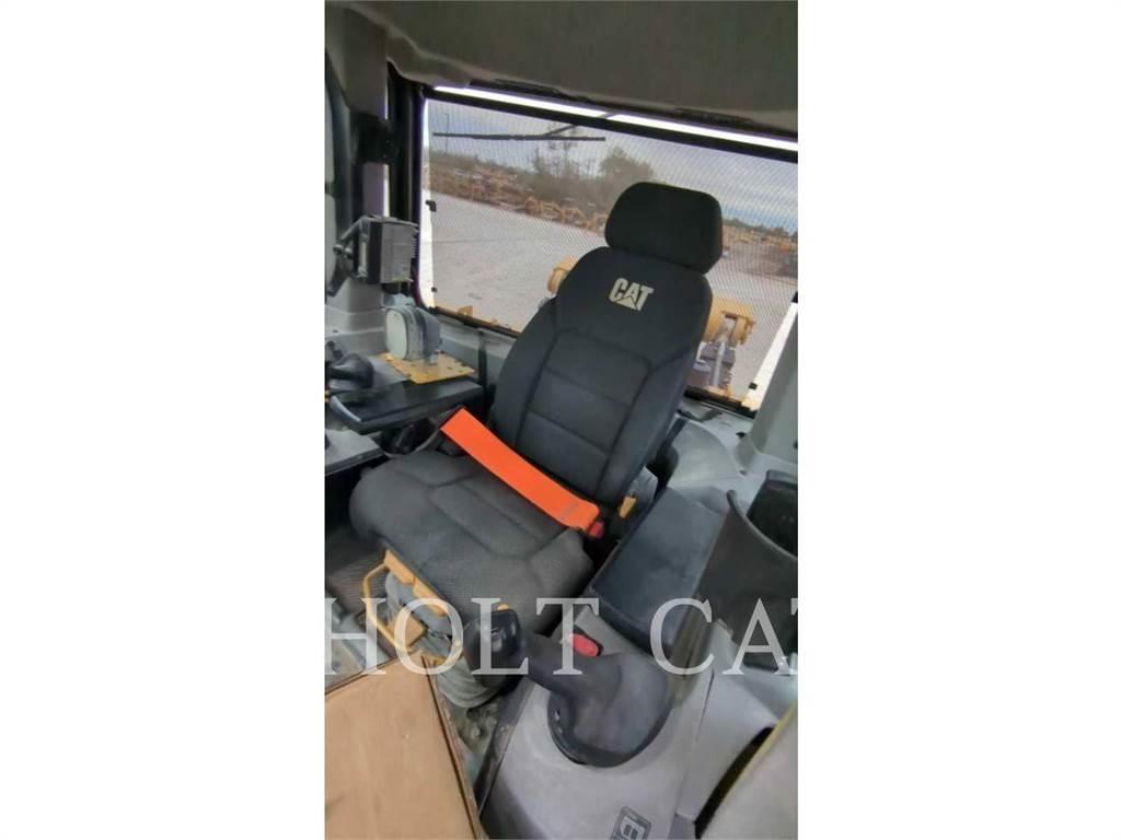 CAT D9 Dozers - Tratores rastos