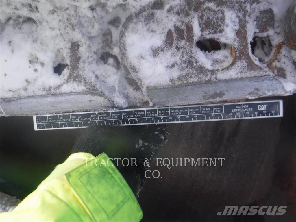 CAT D9 Dozers - Tratores rastos