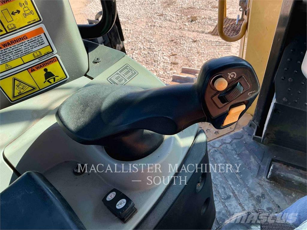 CAT D9T Dozers - Tratores rastos