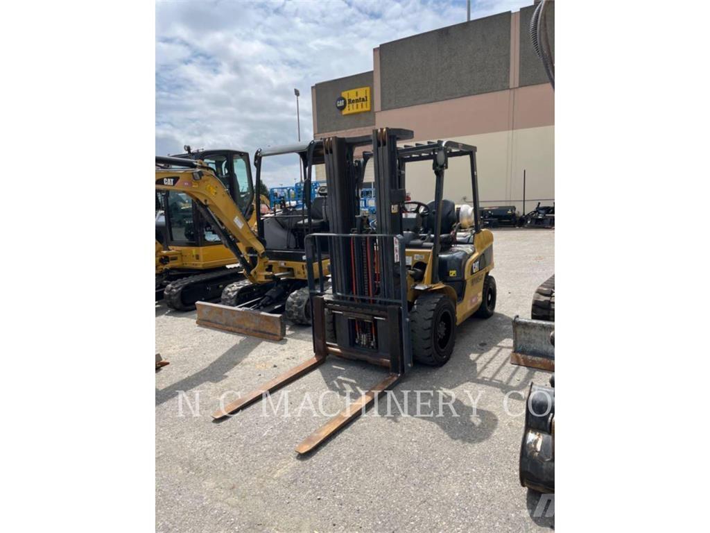 CAT GP30N5 Empilhadores a gás