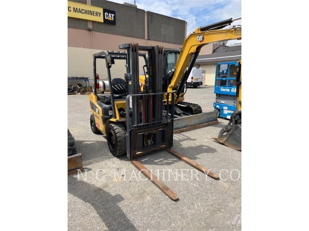 CAT GP30N5 Empilhadores a gás