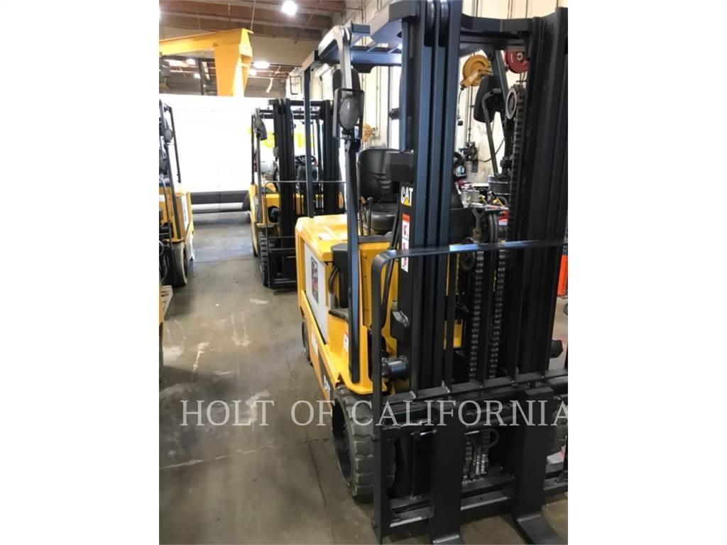 CAT MITSUBISHI EC30N3 Empilhadores eléctricos