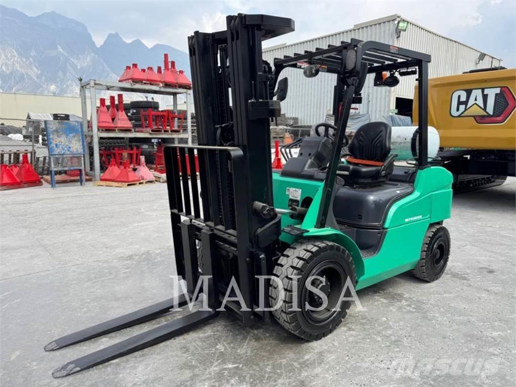 CAT MITSUBISHI FG30N-LP Empilhadores - Outros