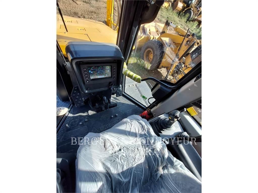 CAT TD-15M Dozers - Tratores rastos