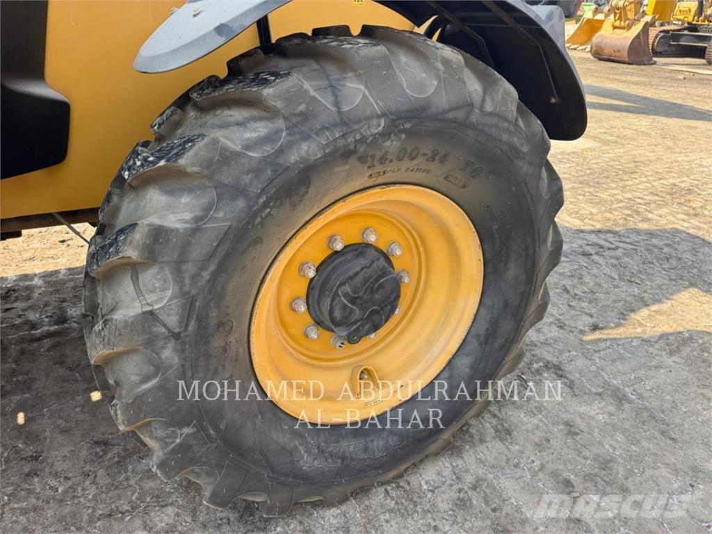 CAT TH417C Manipulador telescópico