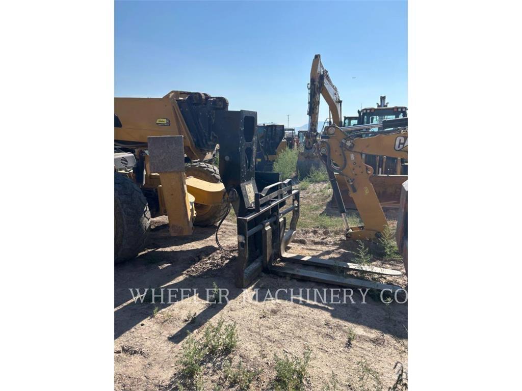 CAT TL1055C CB Manipulador telescópico