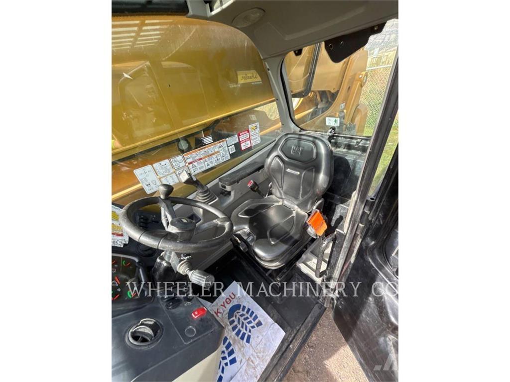 CAT TL1055D CB Manipulador telescópico