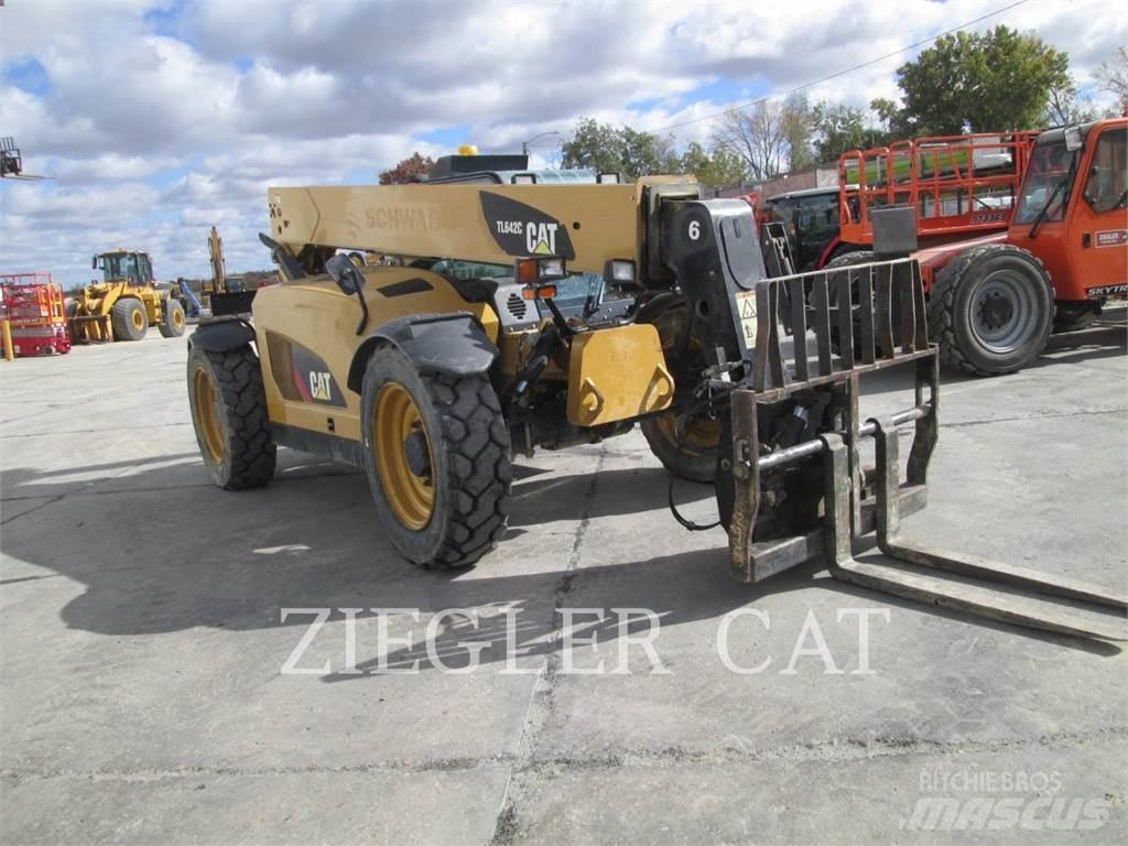 CAT TL642C Manipulador telescópico