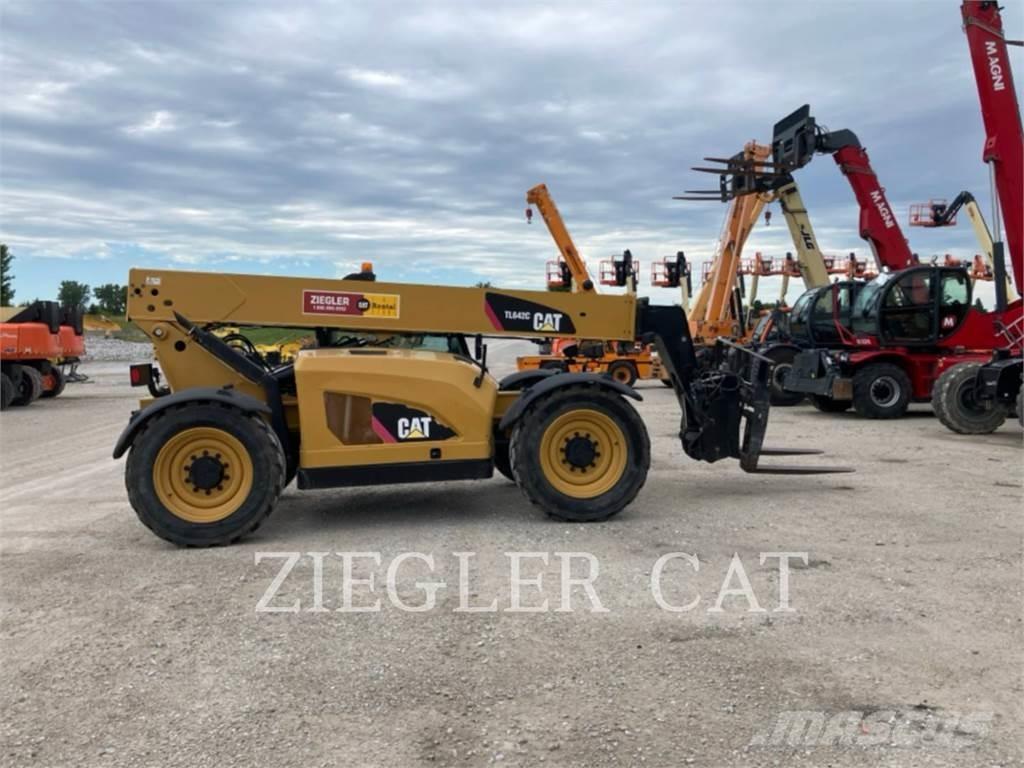 CAT TL642C Manipulador telescópico