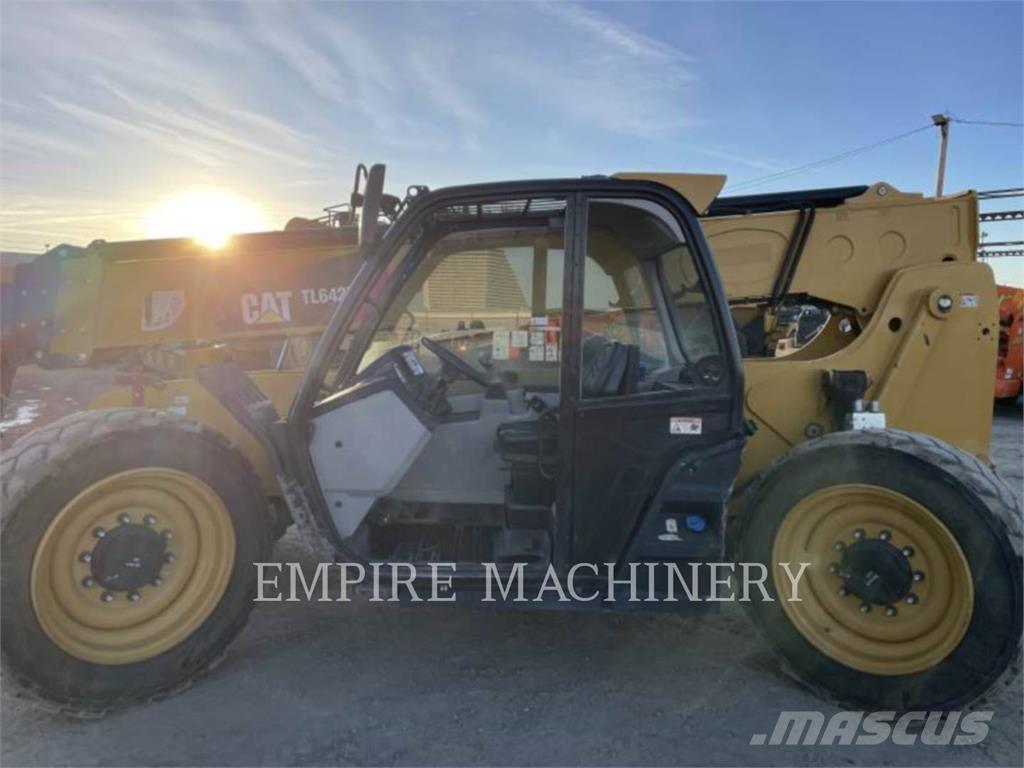 CAT TL642D Manipulador telescópico