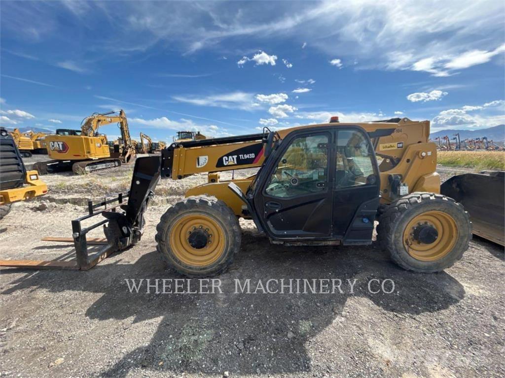 CAT TL943D CB Manipulador telescópico