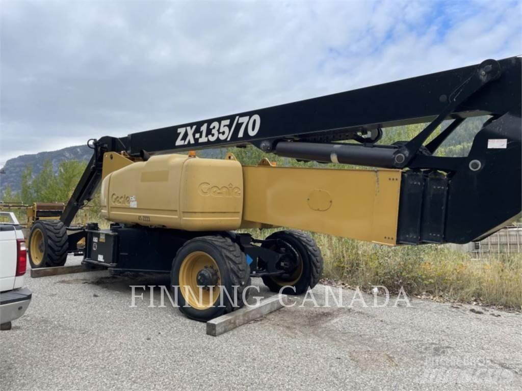 Genie JLGZX135 Elevadores braços articulados