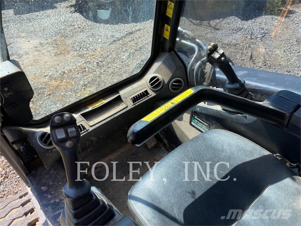 JCB 300TT4 Carregadoras de lagartas