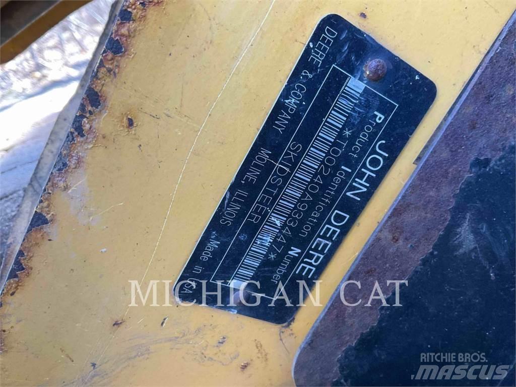 John Deere 240 Minicarregadeiras