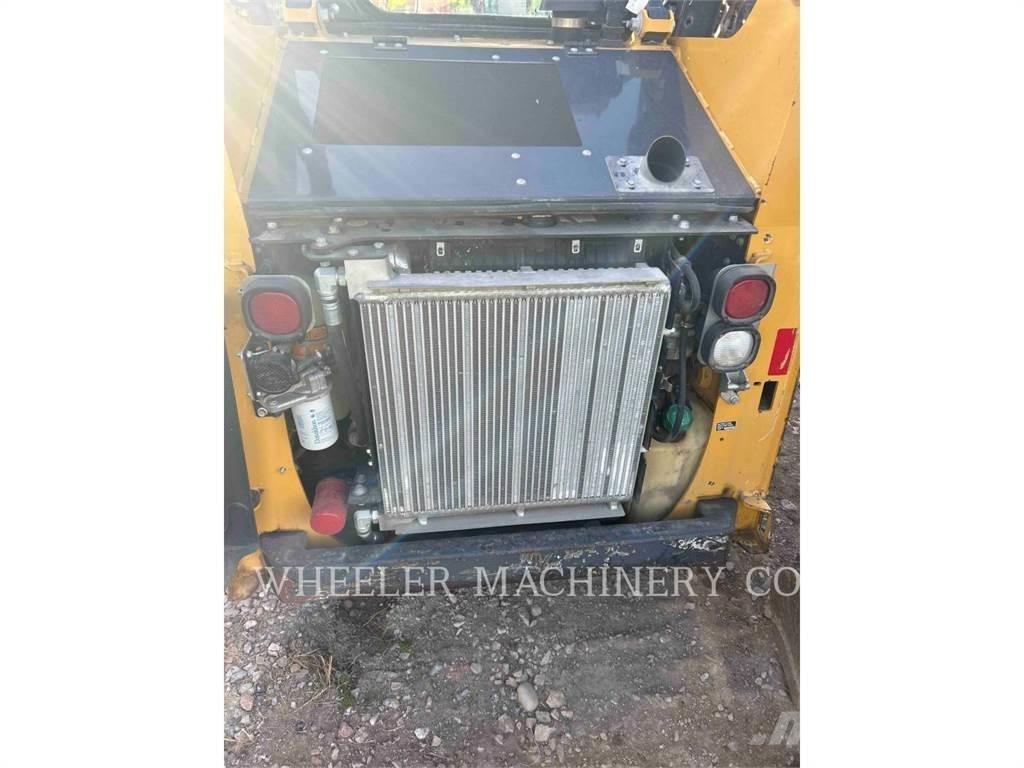 John Deere 318G Minicarregadeiras