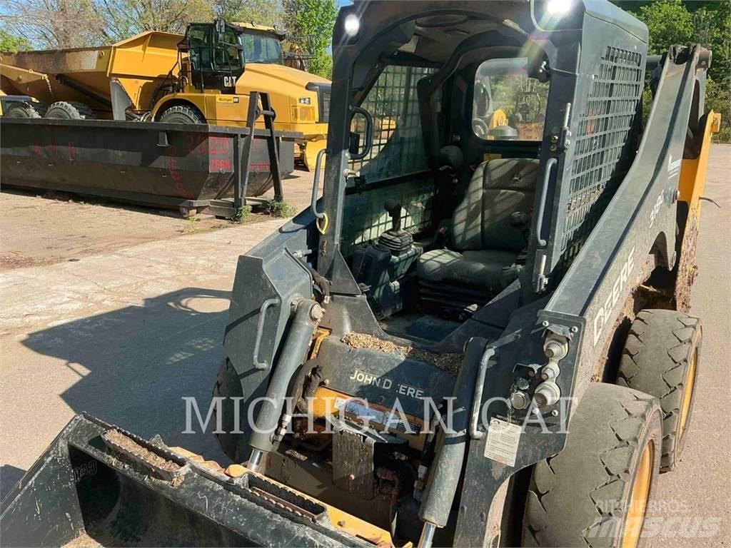 John Deere 318G Minicarregadeiras