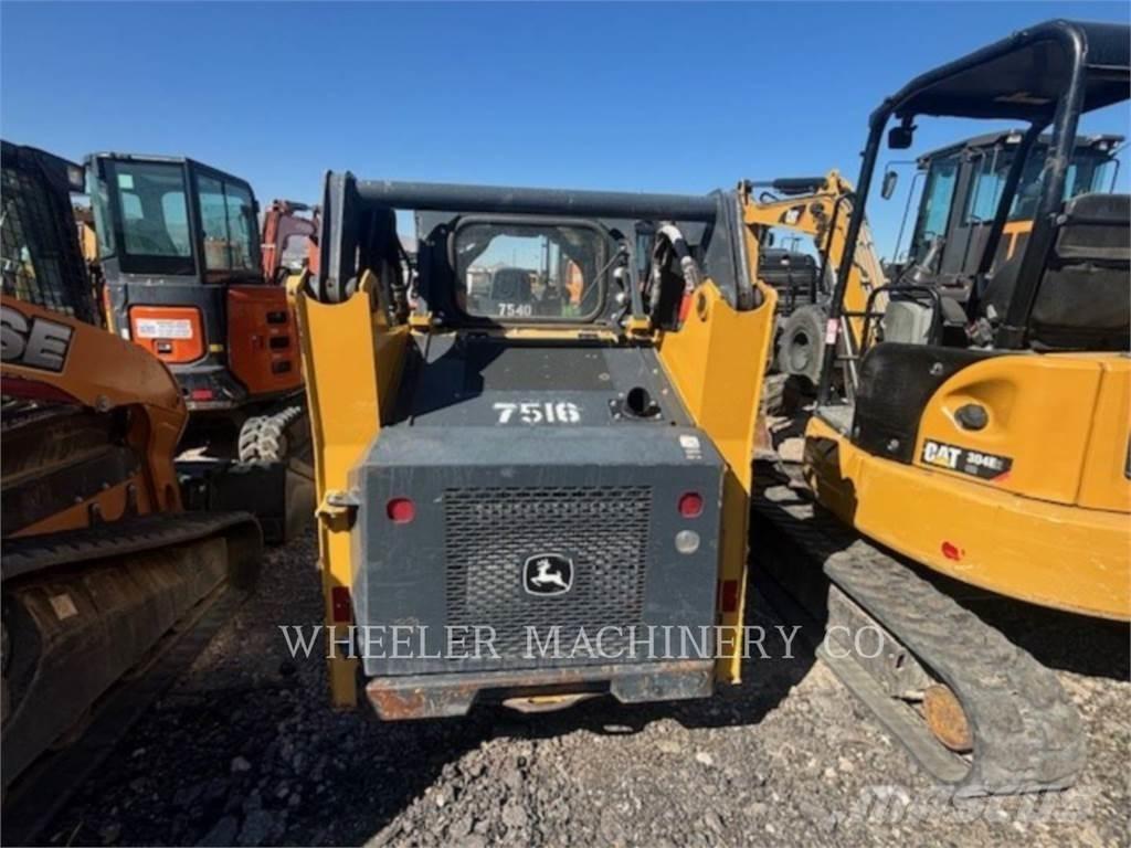 John Deere 318G SSL Minicarregadeiras