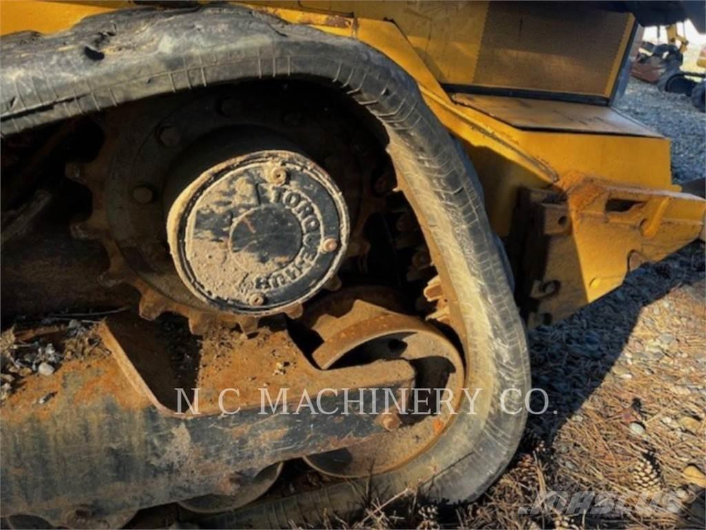 John Deere 331G Minicarregadeiras
