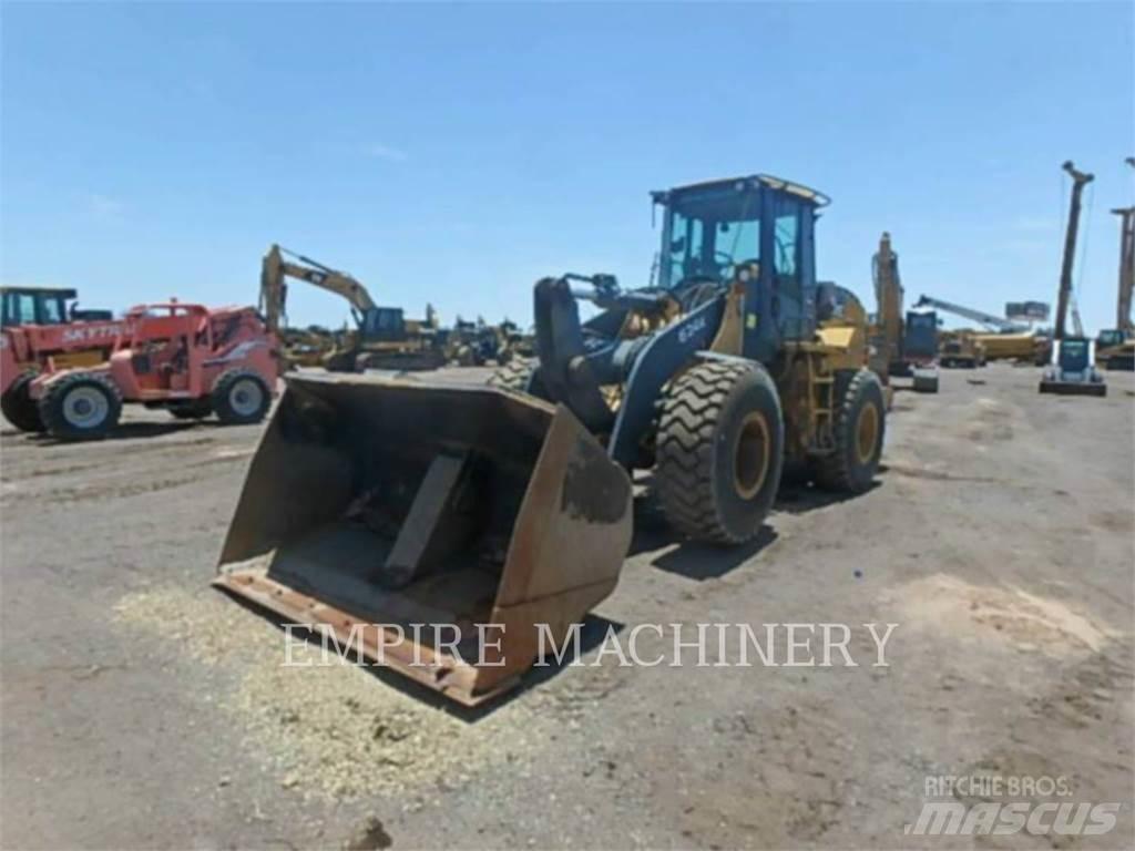John Deere 624K Carregadeiras de rodas