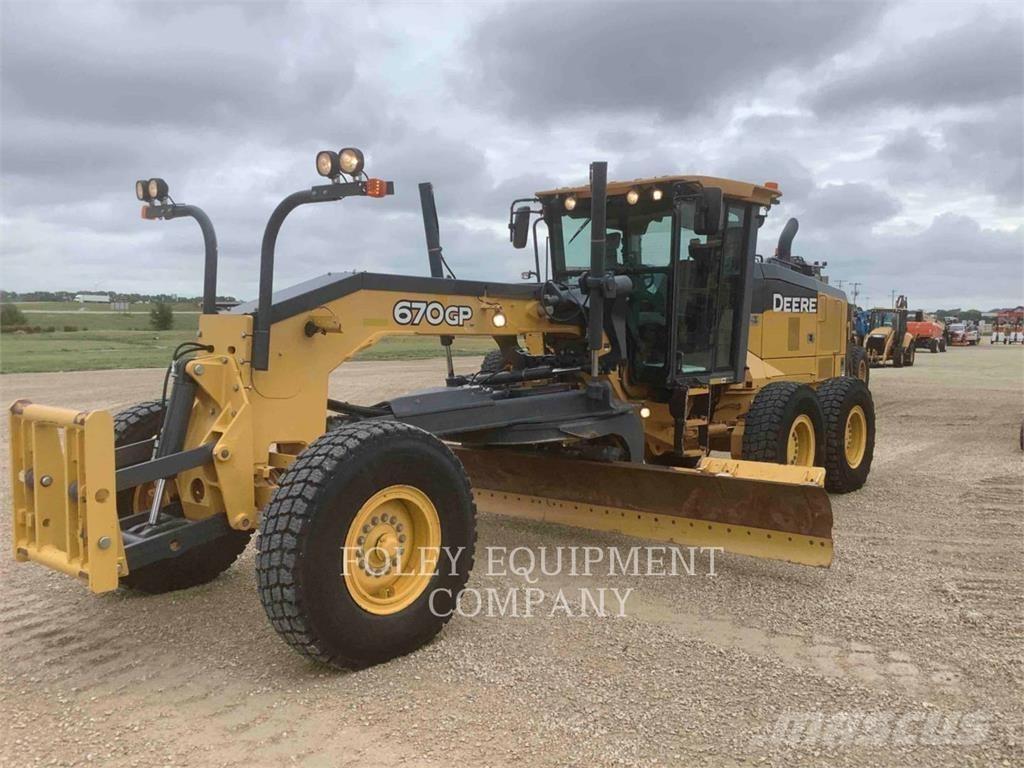 John Deere 670GP Motoniveladoras