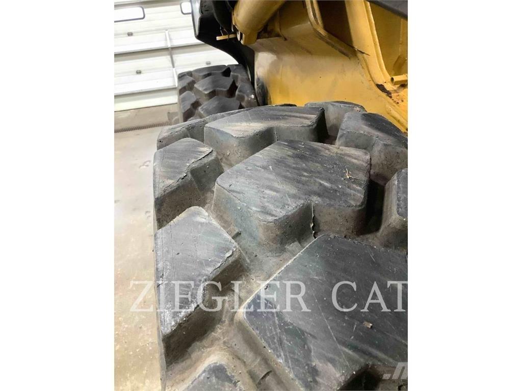 John Deere & CO. 320 D Minicarregadeiras