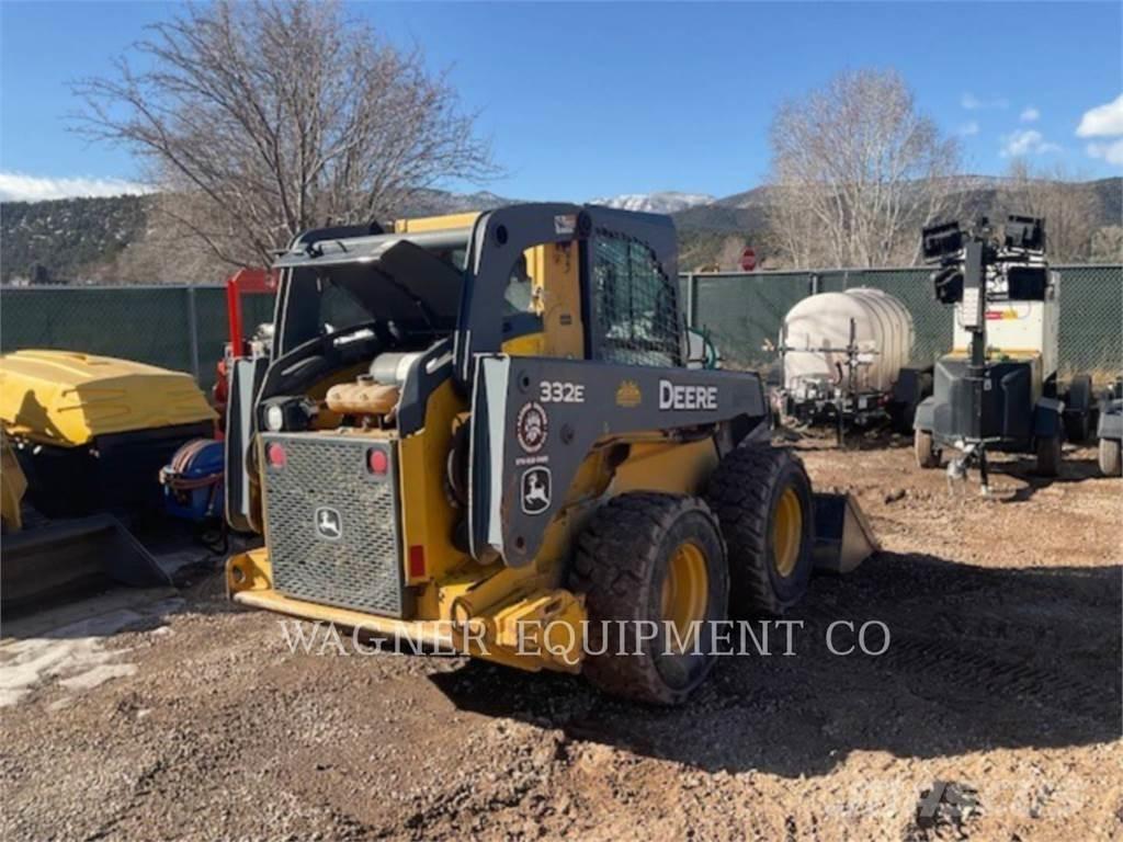 John Deere & CO. 332E Minicarregadeiras