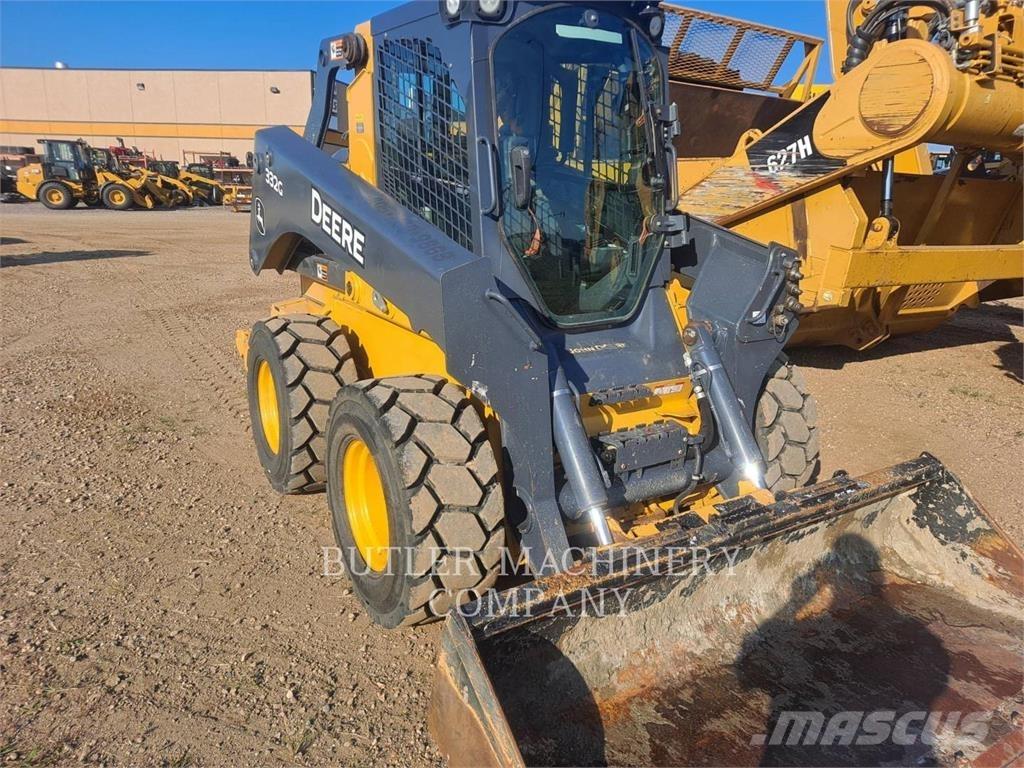 John Deere & CO. 332G Minicarregadeiras