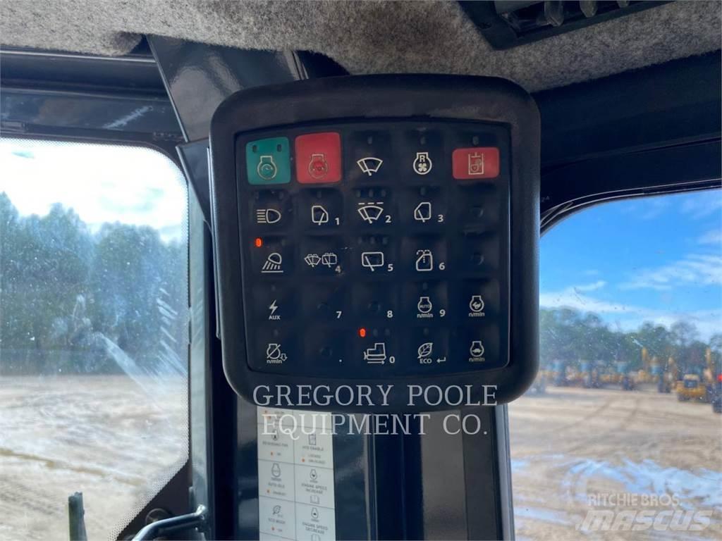 John Deere & CO. 650KLGP Dozers - Tratores rastos