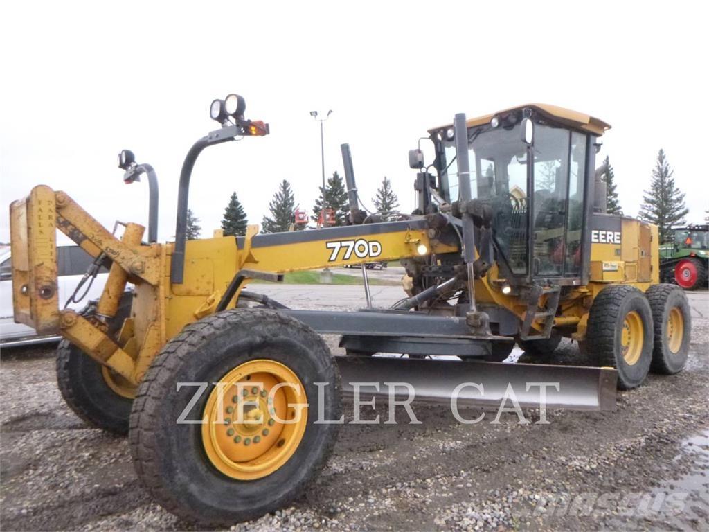 John Deere & CO. 770D Dozers - Tratores rastos
