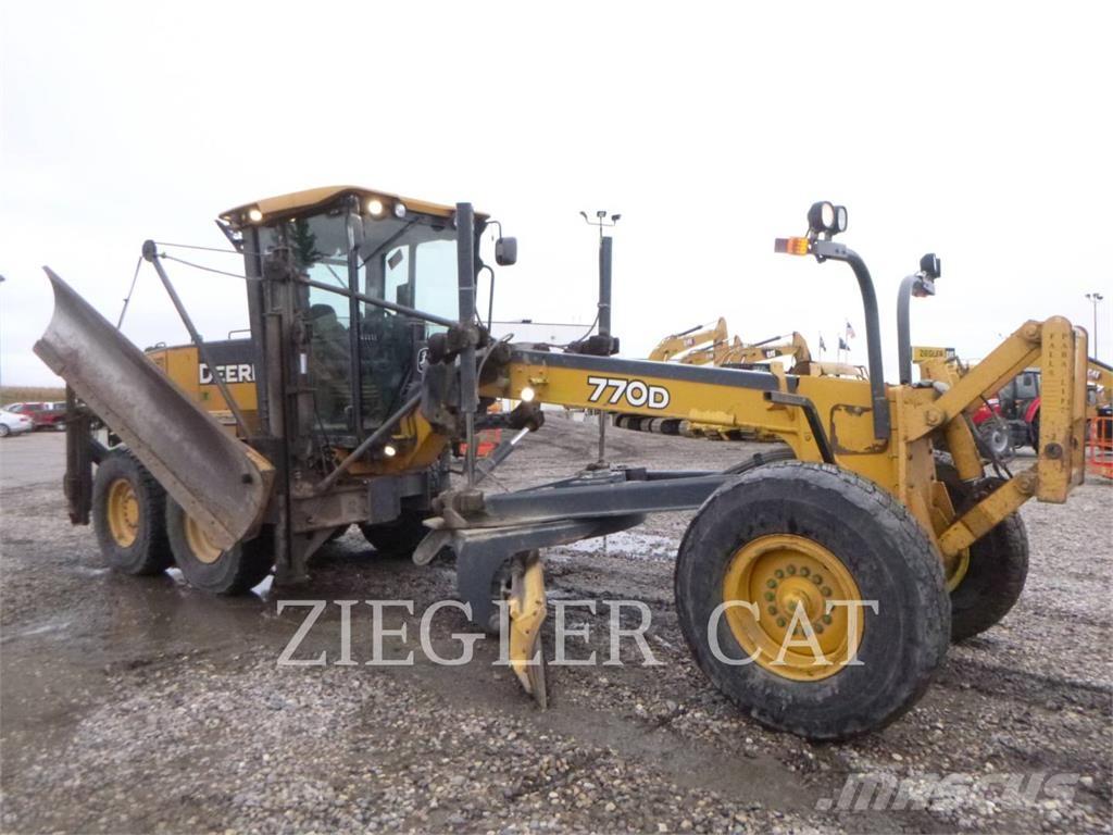 John Deere & CO. 770D Dozers - Tratores rastos