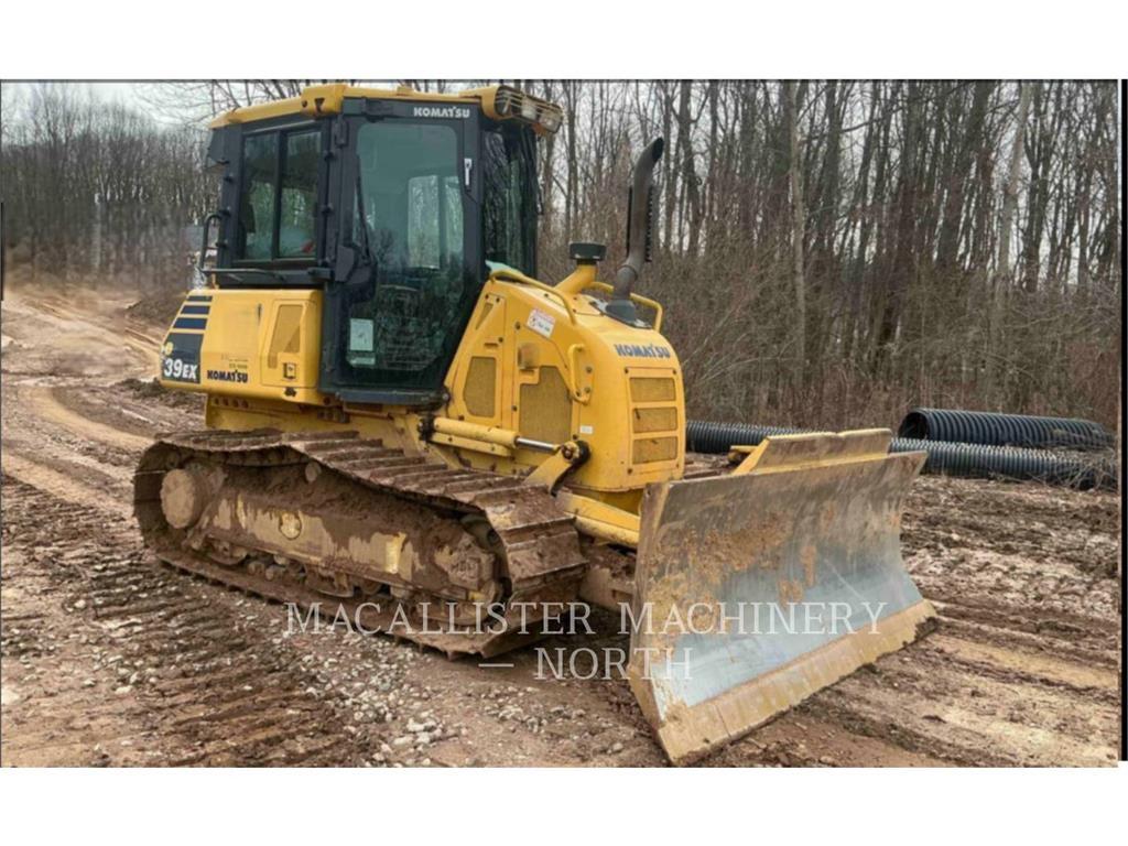 Komatsu D39EX-24 Dozers - Tratores rastos