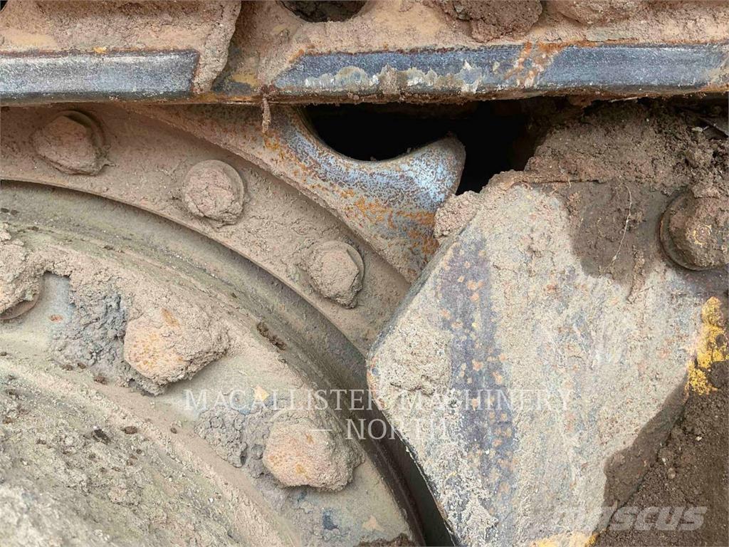 Komatsu D39EX-24 Dozers - Tratores rastos