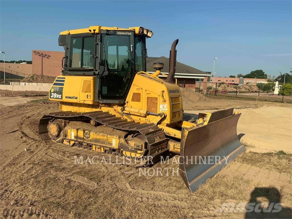 Komatsu D39PX-23 Dozers - Tratores rastos